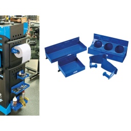 Jeu de 4 supports magnétiques, en acier thermolaqué et équipés d'aimants puissants pour une fixation solide sur les armoires à outils, les unités de rangement métalliques ou toute surface ferreuse. Chaque aimant est doté d'un couvercle de protection pour la prévention des rayures. L'ensemble contient deux plateaux de rangement idéaux pour contenir des outils à main, des pièces et des composants. Logement conçu pour accueillir trois bombes aérosol, avec sept trous supplémentaires permettant de ranger des tournevis, et un porte-rouleau d'essuie-tout.

Comprend un plateau pour bombes aérosols avec des trous de tournevis (110 x 300 x 126 mm) et une capacité de charge de 1,19 kg.
Plateau de rangement court (150 x 110 x 120 mm) avec capacité de charge de 0,6 kg.
Plateau de rangement long (310 x 110 x 120 mm) avec capacité de charge de 1,17 kg.
Avec porte-rouleau d'essuie-tout (102 x 130 x 83 mm) avec capacité de charge de 0,64 kg.
Structure en tôle pliée avec finition à revêtement poudre noir