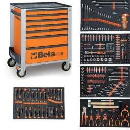 Servante c24s 7 tioirs + compo 5 tiroirs 309 outils beta easy
- 1 tiroir clé mixte + clé allen
- 1 tiroir tv plats. cruciformes. et torx + embouts micro
- 1 tiroir douilles 1/4 et 1/2"
- 1 tiroir douilles 3/8" cle contre coudée
- 1 tiroir pince + martellerie
Servante mobile d'atelier à sept tiroirs
Plan de travail en ABS haute résistance
Serrure centralisée frontale
Nouvelles roues avec corps en métal pour une plus grande résistance
Caractéristiques principales :
- 7 tiroirs de 588x367 mm, montes sur glissières à billes de précision :
5 tiroirs hauteur 70 mm
1 tiroir hauteur 140 mm
1 tiroir hauteur 210 mm
- Fond des tiroirs protégé par un tapis en Néoprène.
- Quatre roues de Ø 125 mm:
2 fixes et 2 pivotantes (dont une avec frein).
- Serrure de sécurité centralisée frontale.
- Capacité de charge statique : 800 kg.
- Plan de travail en ABS sur lequel il est possible d'installer un coffre C22S, C23S, C23SC ou C23ST.
- Porte-flacons latéral incorporé.
- Possibilité d'application du porte-papier 2400S-R/PC.