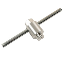 Outil pour bonde de vidange de réservoir d'AdBlue® de camion, 26 mm Outil pour bonde de vidange de réservoir d'AdBlue® de poids lourds, 26 mm. Pour la vidange des réservoirs d'AdBlue® présents sur les poids lourds Volvo/Scania et autres. La bonde peut également être présente sur certains fûts d'AdBlue®. Livré avec poignée en T et embout hexagonal de 19 mm, pour permettre l'utilisation d'une clé dynamométrique. En aluminium avec poignée en T en acier. Usiné - conçu pour s'adapter à la bonde de vidange afin de minimiser l'endommagement lors du desserrage de cette dernière. Conception déposée UE. Fabriqué à Sheffield.
AdBlue® est une marque déposée de Verband der Automobilindustrie e. V.