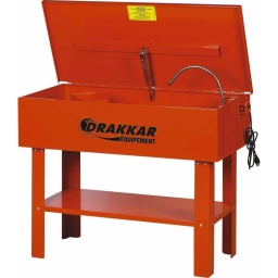 Fontaine de nettoyage 150L 230V m&eacute;tallique sur pieds
La cuve d'une capacit&eacute; de 150L est adapt&eacute;e au nettoyage de pi&egrave;ces de moteur de grande taille.
Le couvercle de la cuve est &eacute;quip&eacute; d'une charni&egrave;re &agrave; fusible qui s'arr&ecirc;te automatiquement en cas d'incendie.
Panier &agrave; pi&egrave;ces pour plonger les petites pi&egrave;ces dans le solvant.
Espace de travail : 1060x520x270mm.
D&eacute;bit max. 2,7 - 3,3 l/min.


Point info :
Il faut 70L de solvant fontaine minimum pour amorcer la pompe.

Capacit&eacute; 150L
Dimensions 1130x540x890mm
Poids article 45KG